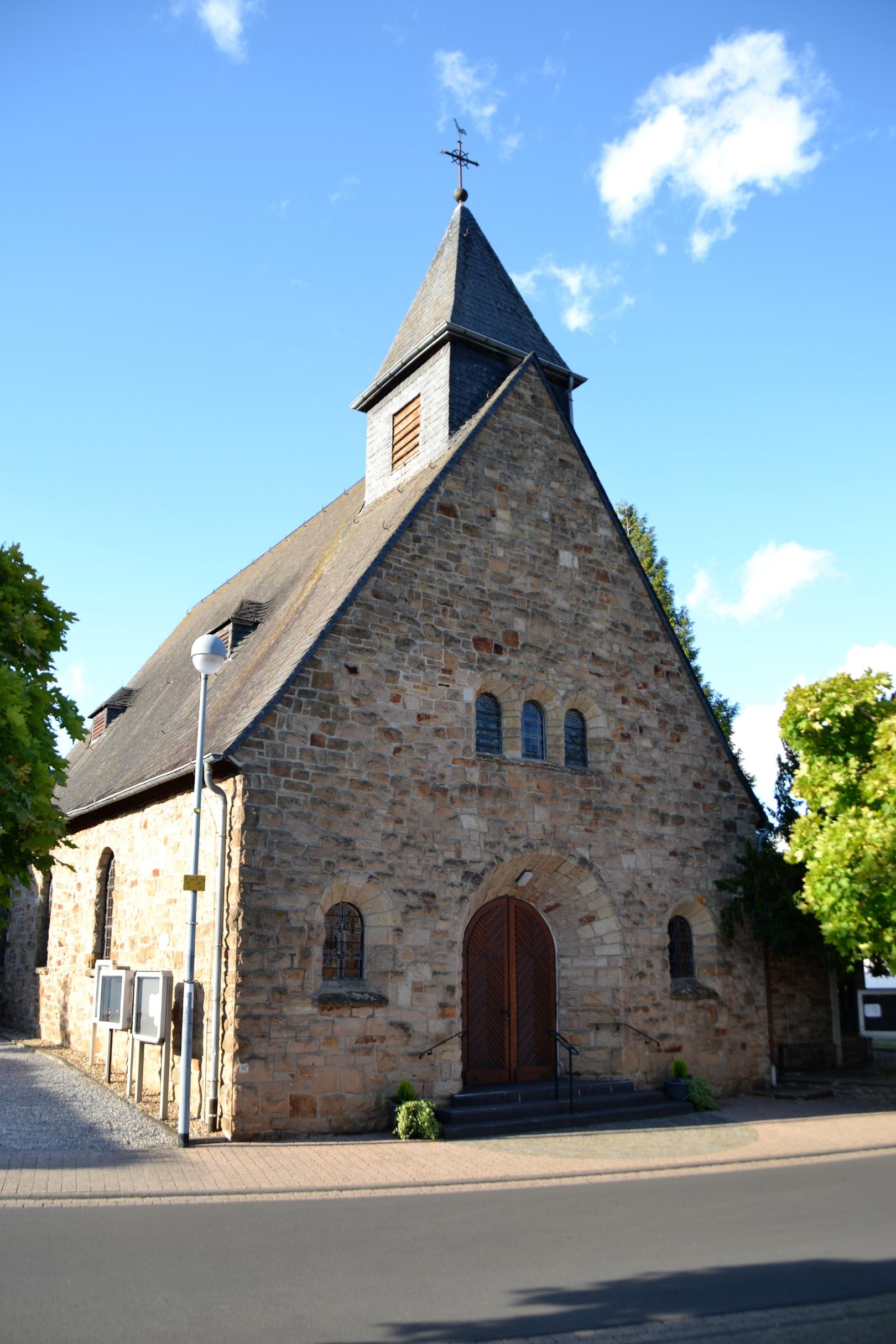 Kirche Obermaubach (c) H. Weyermann