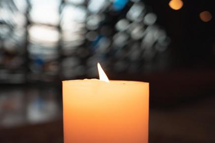 Adventslicht (c) Sebastian Strauch@Pfarrbriefservice